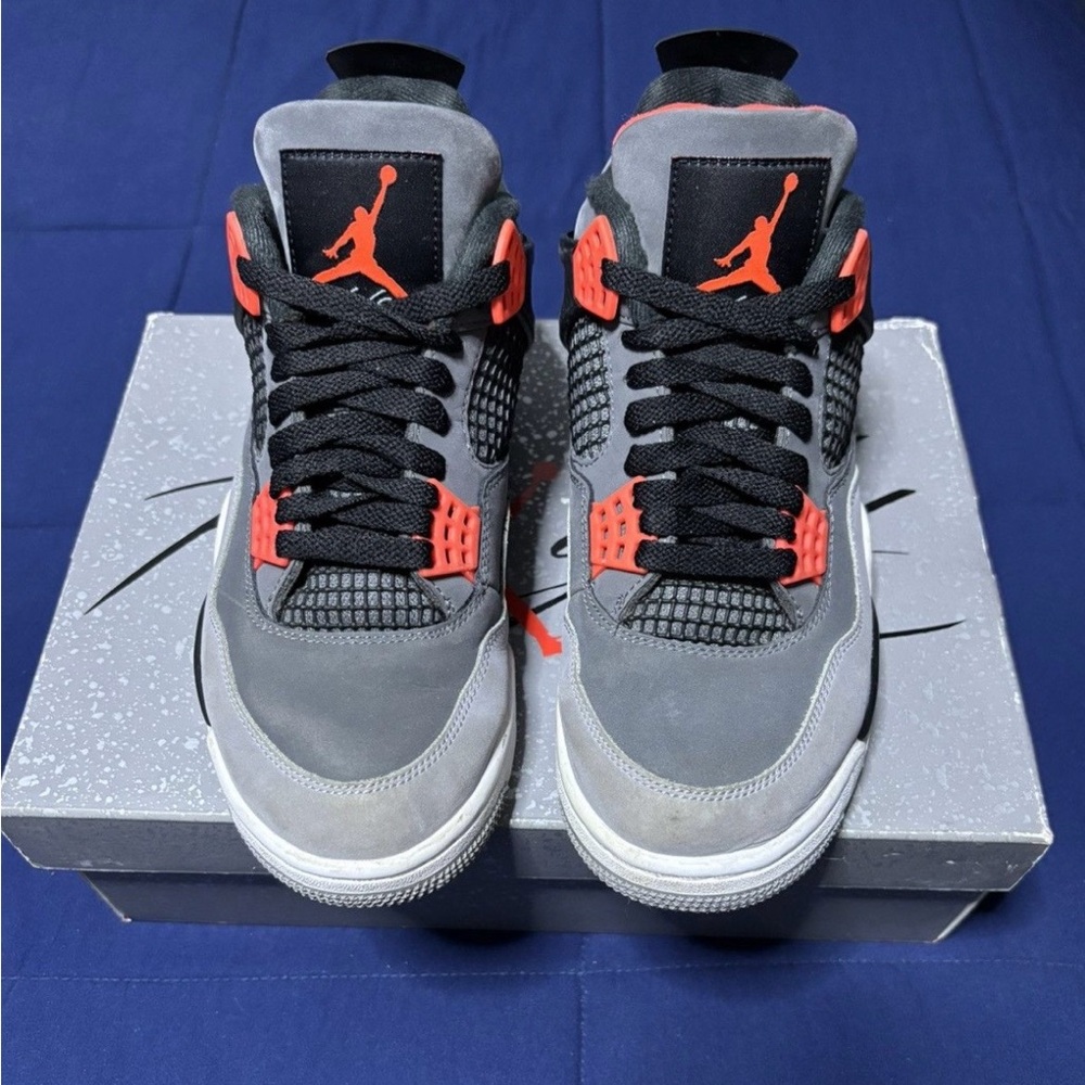 Jordan 4 Retro Infrared 2022 Size 8